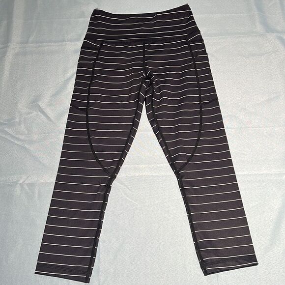 Zyia black stripe pocket light tight capris Size 2 C34 - Picture 4 of 11
